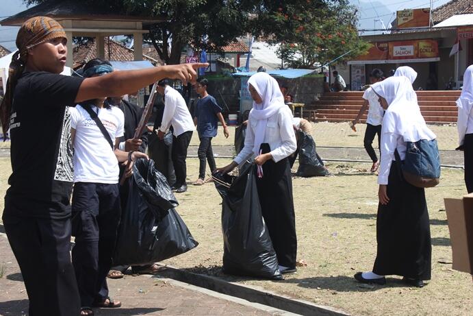 Go Green! Aksi Nyata Peduli Terhadap Lingkungan Setelah Upacara Kemerdekaan