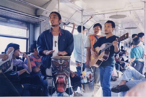 Tipe Pengamen yang Sering Dijumpai di Angkutan Umum