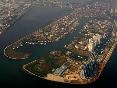 Ahok Ditantang Gusur Rumahnya di Pluit