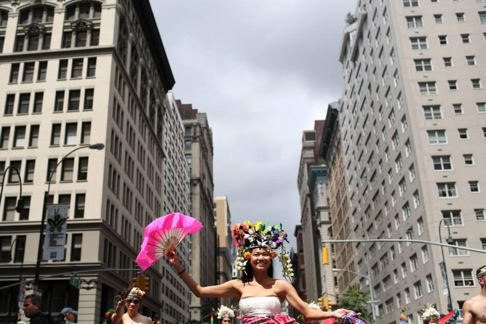 &#91;FOTO HOT&#93; Komunitas Lesbian Gay Indonesia Parade Sukacita di New York