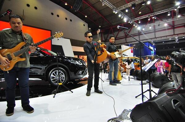 Ada Sandy Sandoro di IIMS 2015 (day 4)