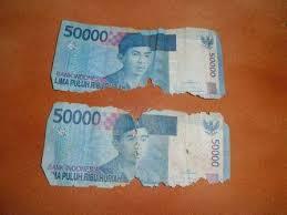 10 Tanda Gaji Kamu Terlalu Kecil