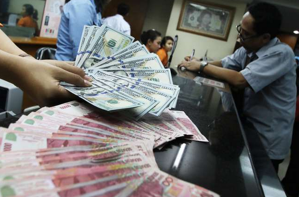 &#91;WOW&#93; Rupiah Terdampar di Rp 14.049 per Dolar