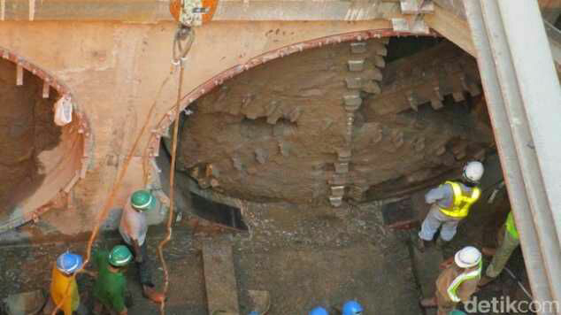 Ini Mata Bor yang Melubangi Perut Jl Otista untuk Sodetan Ciliwung