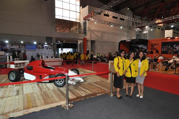 IIMS 2015 Kedatangan Para Siswa dan Foodtruck