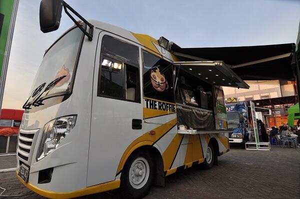 IIMS 2015 Kedatangan Para Siswa dan Foodtruck