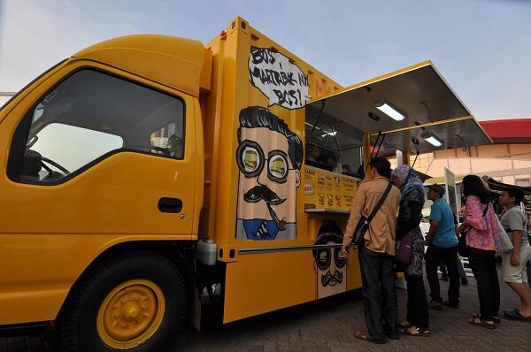 IIMS 2015 Kedatangan Para Siswa dan Foodtruck