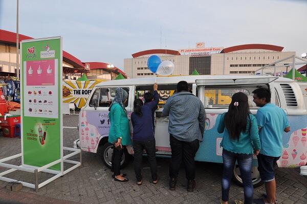 IIMS 2015 Kedatangan Para Siswa dan Foodtruck