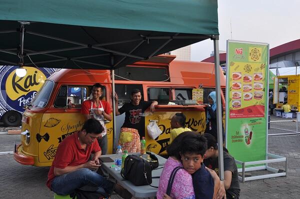 IIMS 2015 Kedatangan Para Siswa dan Foodtruck