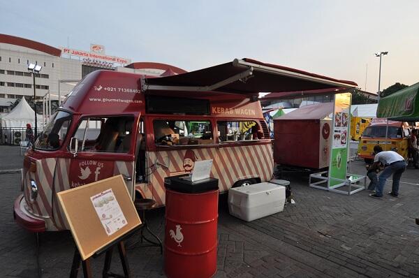 IIMS 2015 Kedatangan Para Siswa dan Foodtruck