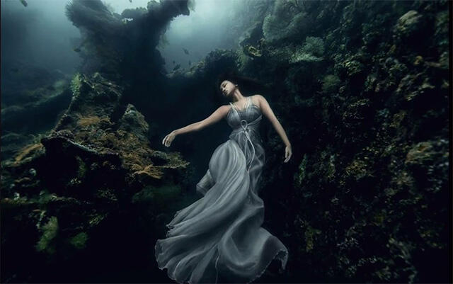 Photoshoot Underwater di Bali Yang Menghebohkan Dunia