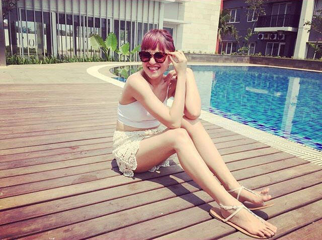 &#91;FOTO HOT&#93; Marshanda Seksi di Pinggir Kolam Renang