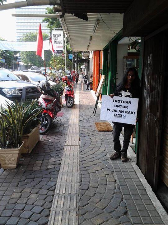 &#91;Mantabz Gan!&#93; Beginilah Aksi Nekat KoPK, Demi Trotoar Tanpa Sepeda Motor