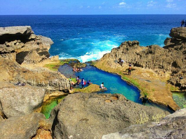 Surga di Tulungagung, Foto Pantai Kedung Tumpang Bikin Melongo