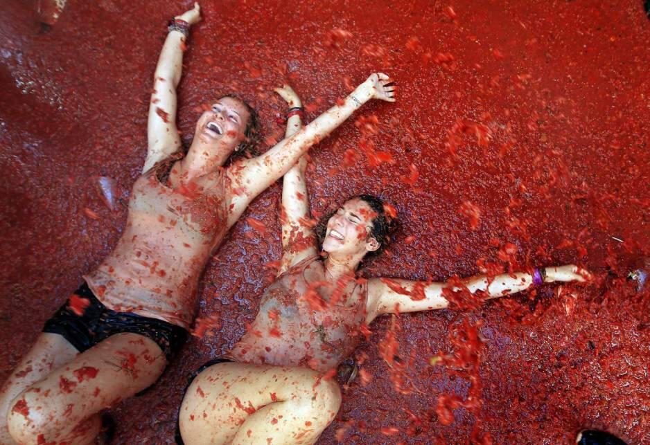 &#91;FOTO HOT&#93; Tomatina, Tradisi Perang Tomat