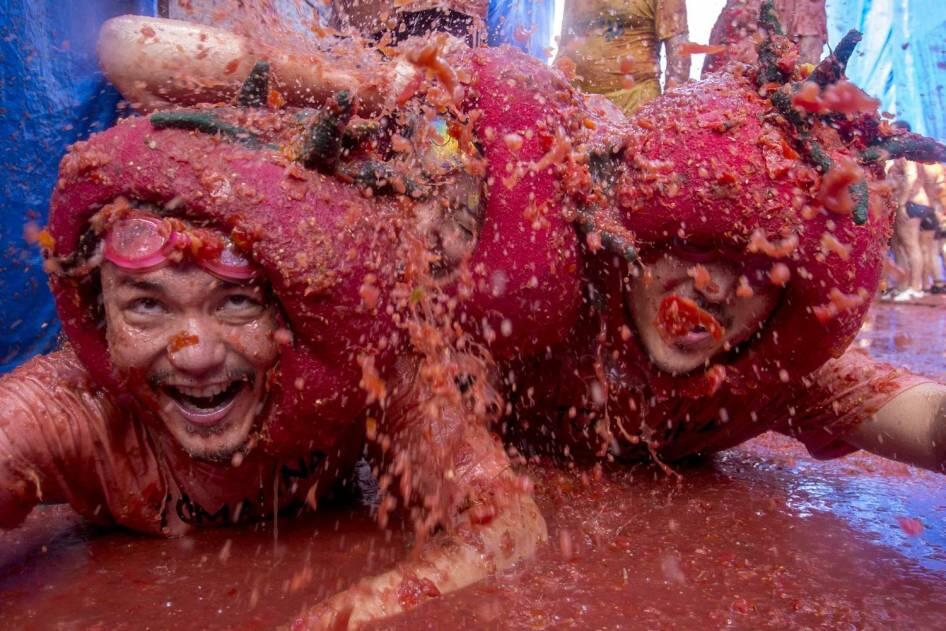 &#91;FOTO HOT&#93; Tomatina, Tradisi Perang Tomat