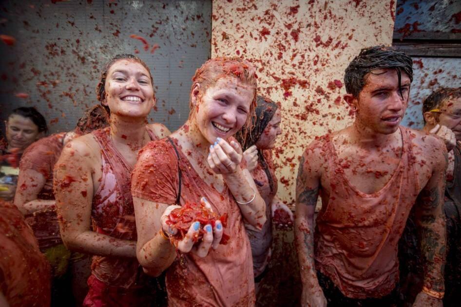 &#91;FOTO HOT&#93; Tomatina, Tradisi Perang Tomat