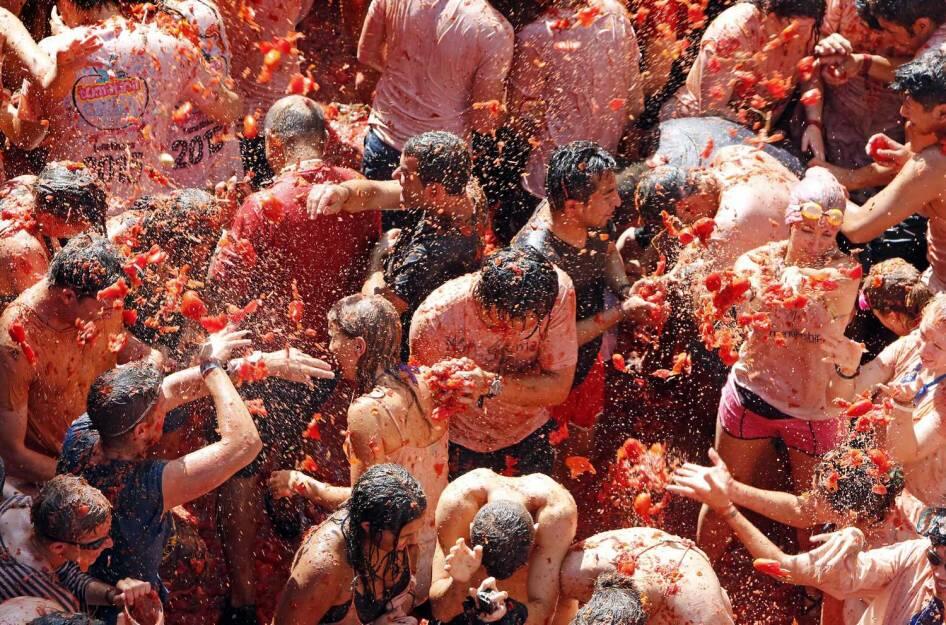 &#91;FOTO HOT&#93; Tomatina, Tradisi Perang Tomat