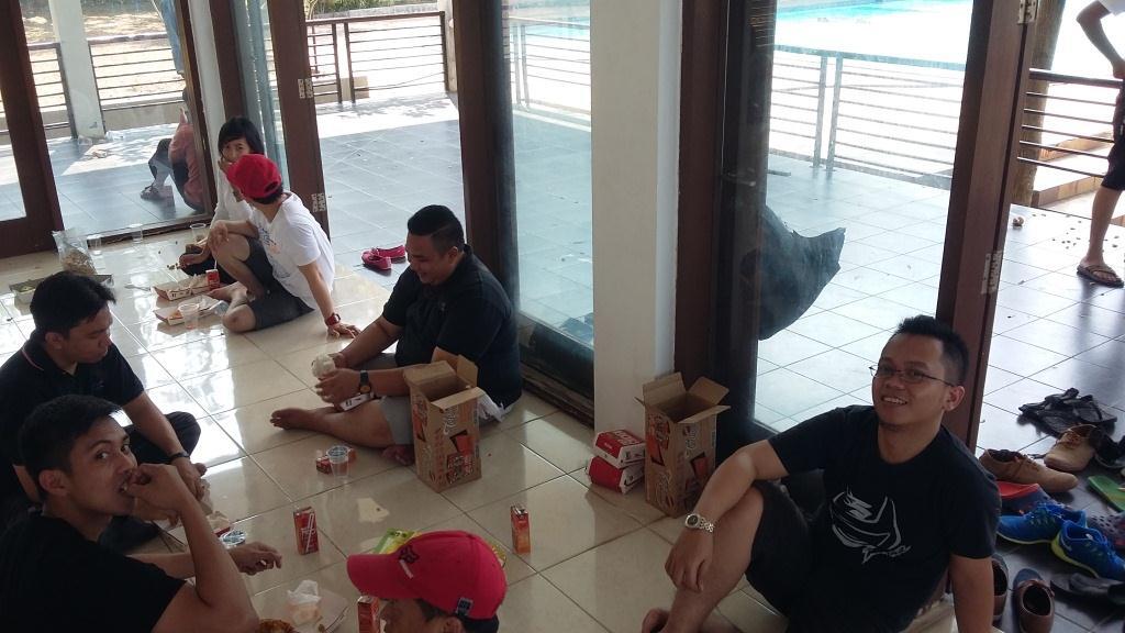 GATHERING (KOPDAR &amp; HALAL BIHALAL) KOMUNITAS KARIMUN KASKUS 2015