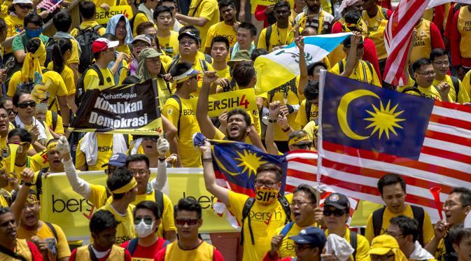 Aksi Warga Malaysia Turun Kejalan Besar-Besaran Untuk Berdemonstrasi