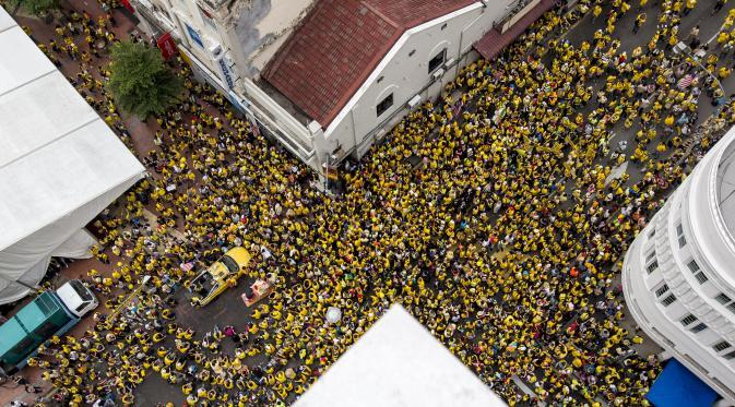 Aksi Warga Malaysia Turun Kejalan Besar-Besaran Untuk Berdemonstrasi