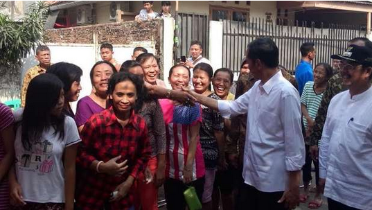 &#91;FOTO&#93; Presiden Jokowi Kembali Blusukan di Kampung-kampung di Jakarta