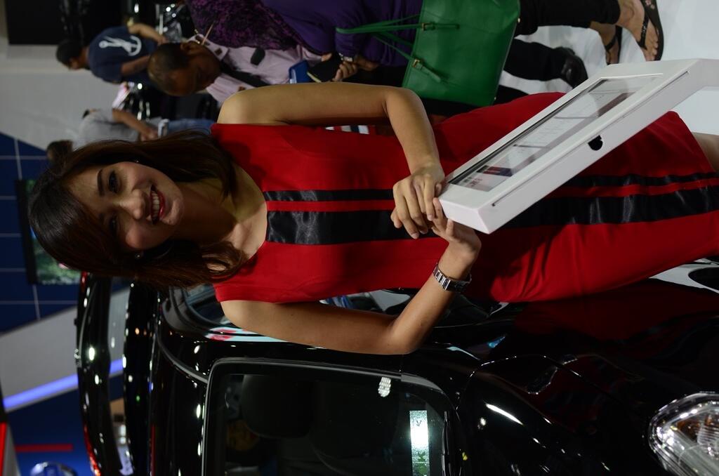 FOTO Cantik SPG IIMS 2015