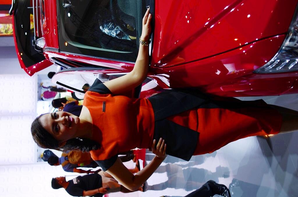 FOTO Cantik SPG IIMS 2015
