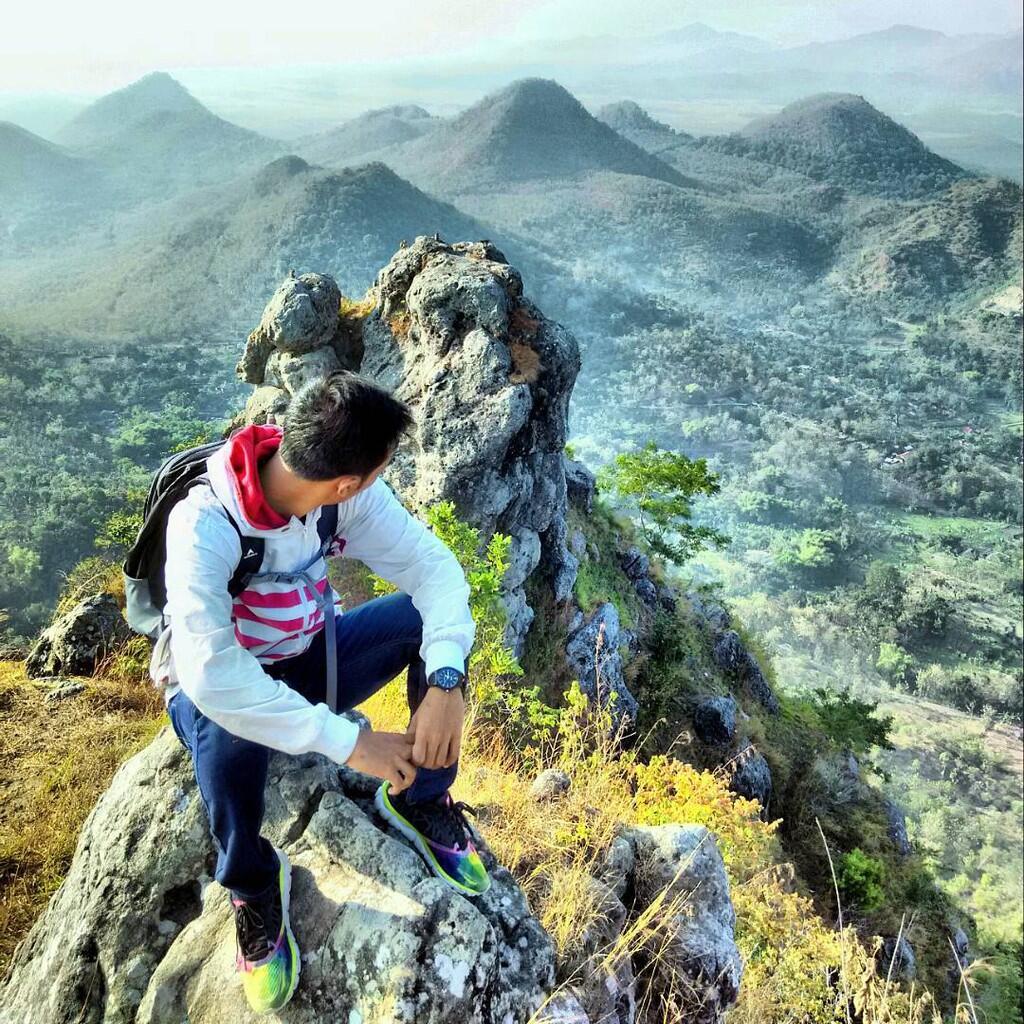 Gunung Cumbri di Belakang Rumah