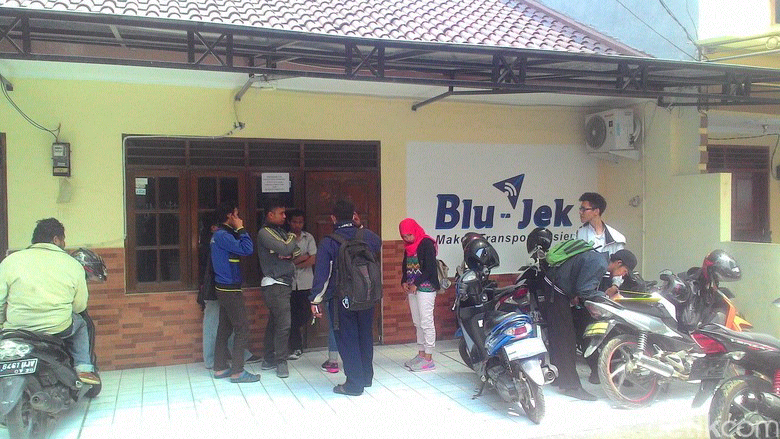 &#91;SHARE&#93; Lowongan Driver Blu-Jek