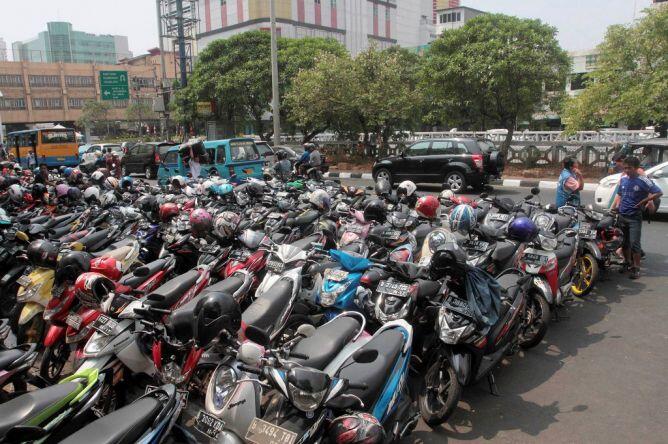 Ahok Terus Paksa Warga Tinggalkan Kendaraan Pribadi