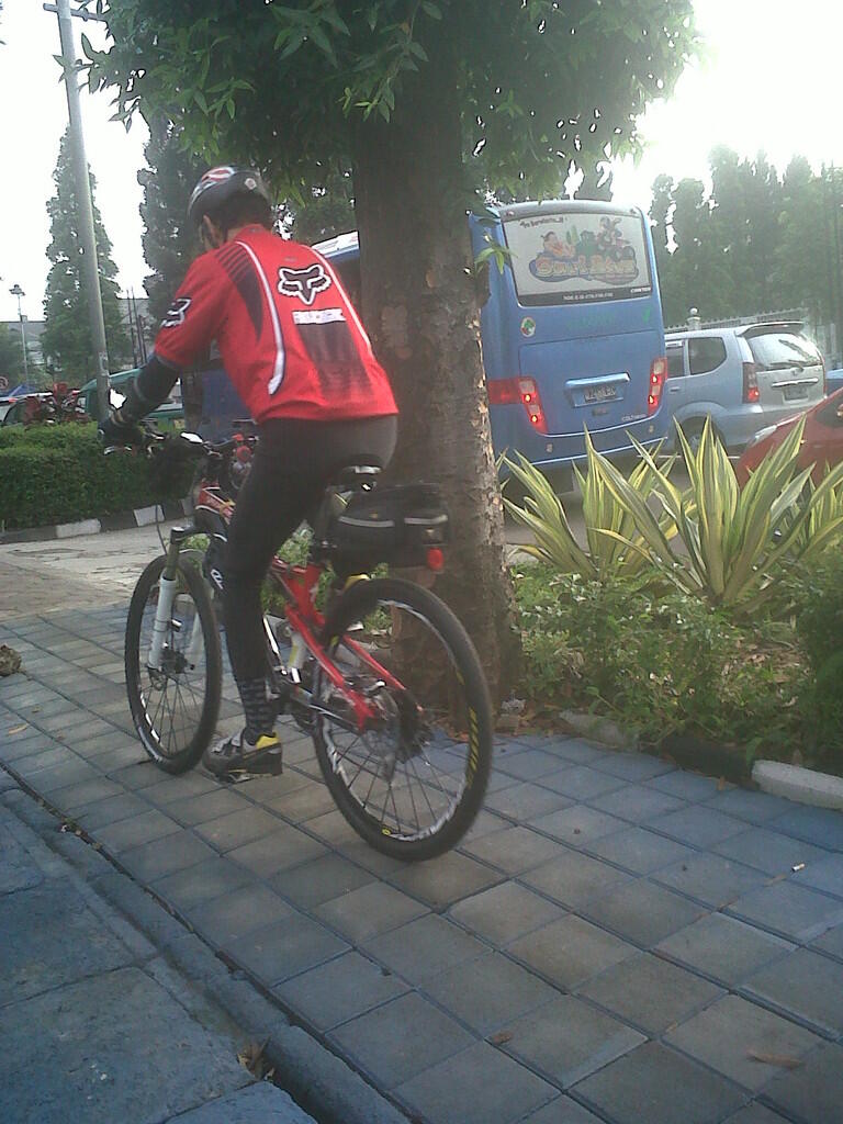 5 Kelengkapan Utama Bike To Work/Campus