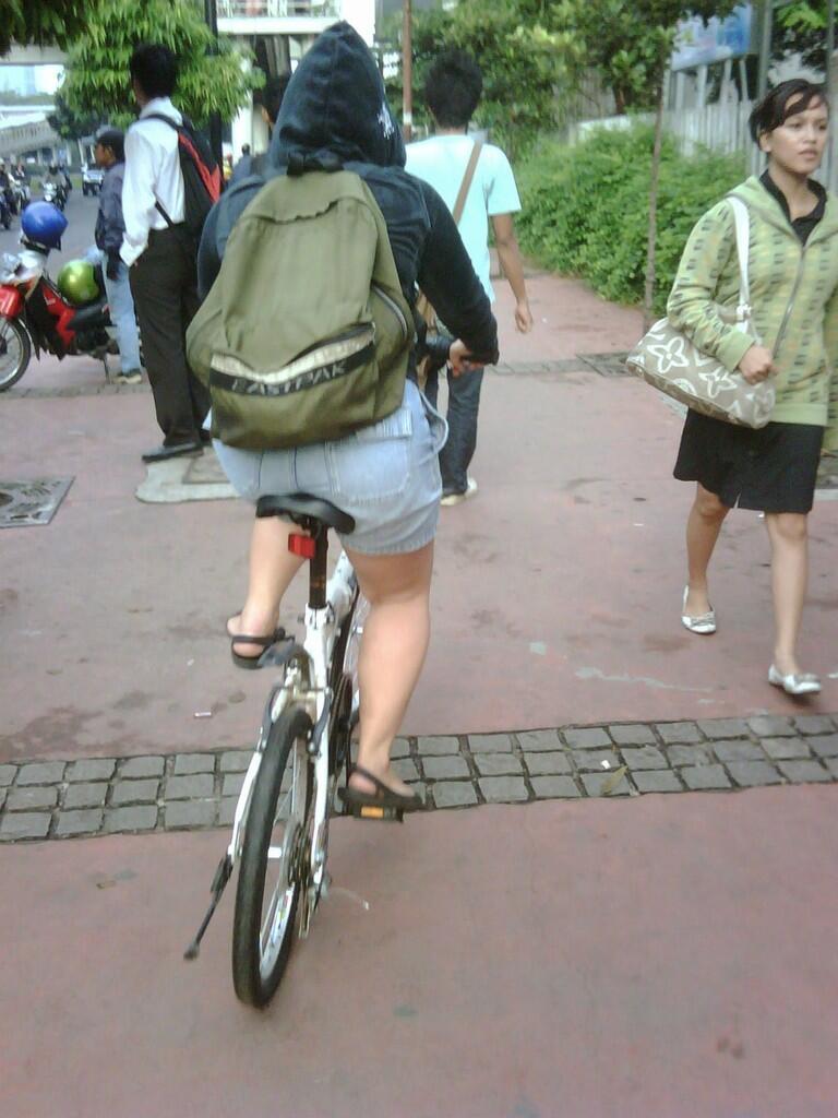 5 Kelengkapan Utama Bike To Work/Campus