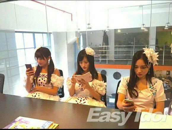Status provokatif yang kerap muncul di wall Facebook.