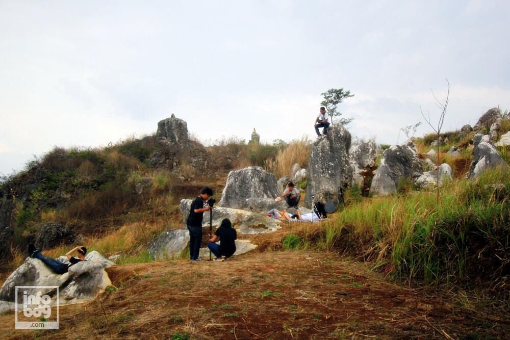 Stone Garden Citatah ... Wisata Alam Bandung Warisan Jaman Purba