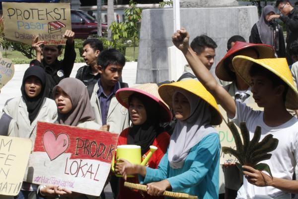 Selamatkan Rupiah, Medsos Gencar bikin Meme Cintai Produk Lokal 