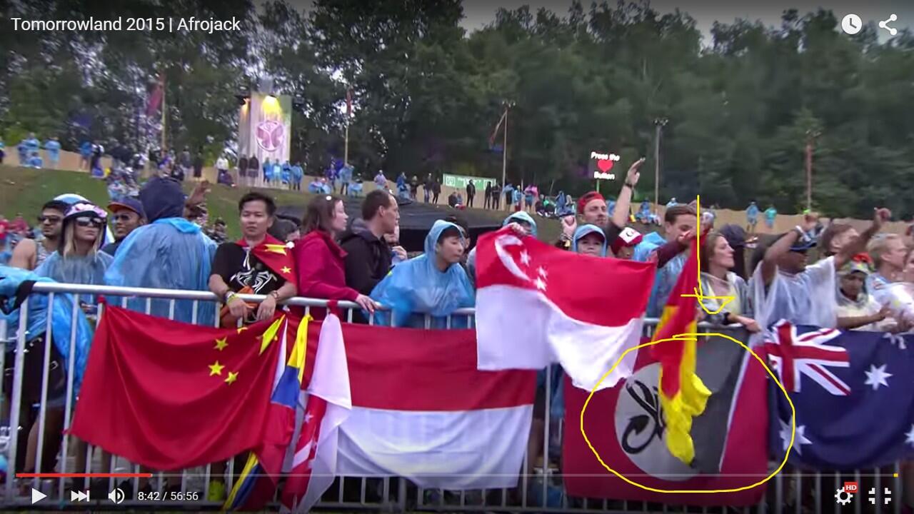 Bendera Slank Berkibar sampai ke TOMORROWLAND....