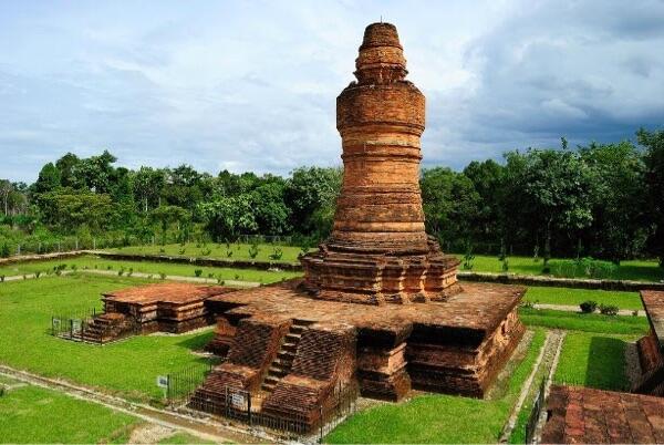 300 tahun yang terlupa, Pagaruyung Minangkabau dan Muara Takus Kampar