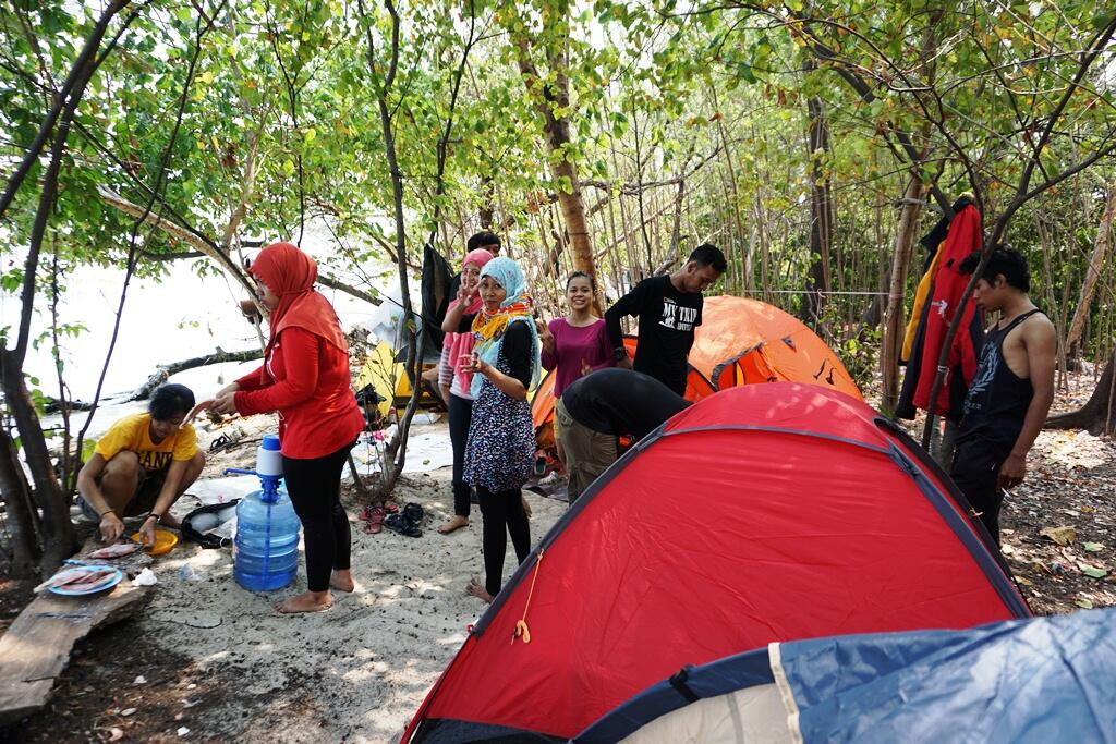 &#91;FR&#93; Jalan-jalan bareng @KasterID - Fun Camping at Semak Daun Island