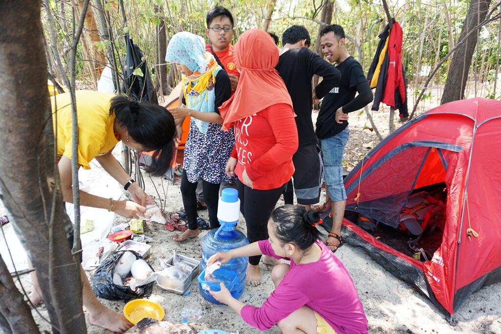 &#91;FR&#93; Jalan-jalan bareng @KasterID - Fun Camping at Semak Daun Island