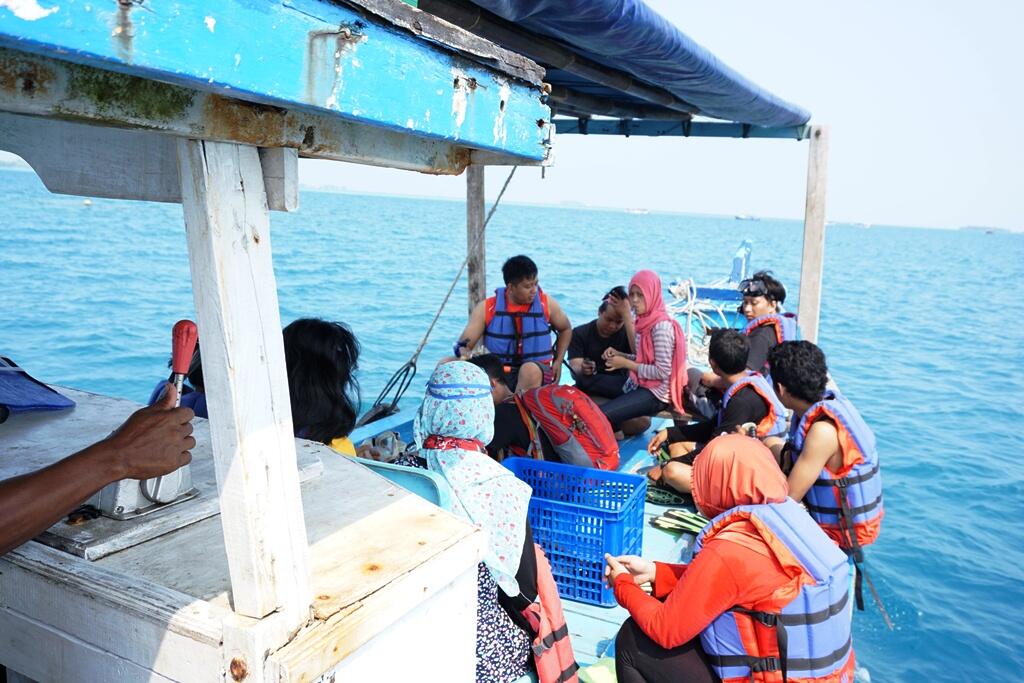 &#91;FR&#93; Jalan-jalan bareng @KasterID - Fun Camping at Semak Daun Island