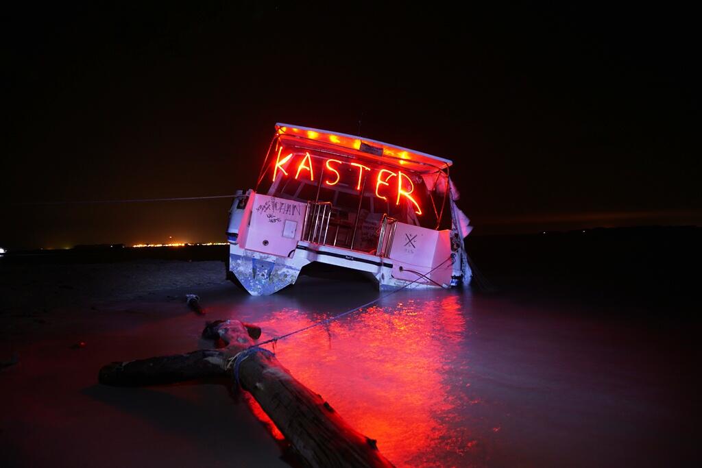 &#91;FR&#93; Jalan-jalan bareng @KasterID - Fun Camping at Semak Daun Island