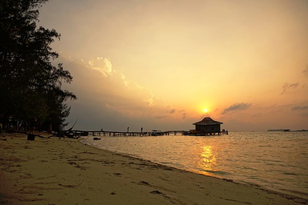 &#91;FR&#93; Jalan-jalan bareng @KasterID - Fun Camping at Semak Daun Island