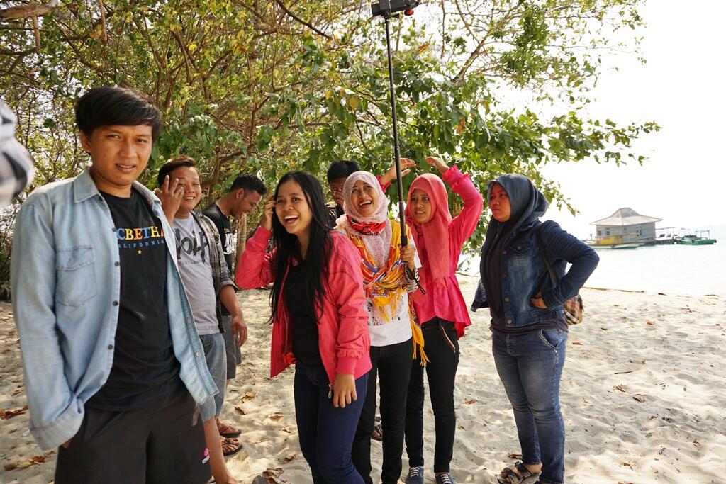 &#91;FR&#93; Jalan-jalan bareng @KasterID - Fun Camping at Semak Daun Island