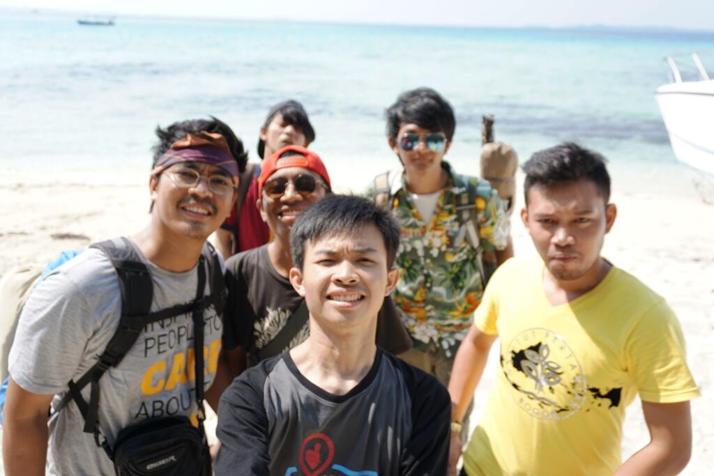 &#91;FR&#93; Jalan-jalan bareng @KasterID - Fun Camping at Semak Daun Island