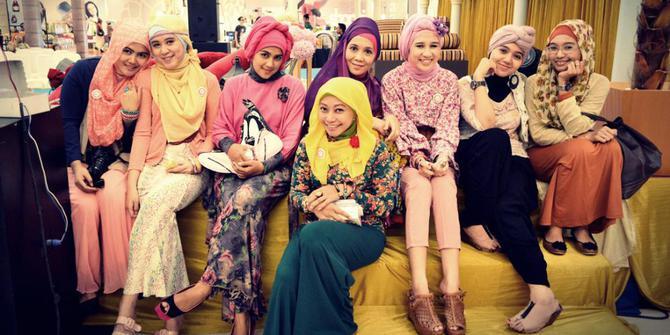 &#91;HOT&#93; 5 Penyanyi Cewek Berhijab di Indonesia Cantik dan Bersuara Emas