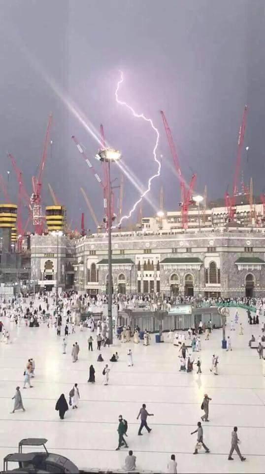 Ini suasana kalut selepas crane di Masjidil Haram timpa jamaah