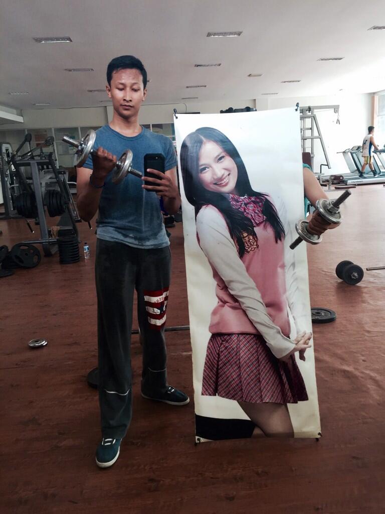 Foto-Foto Melody JKT48 ketahuan kencan gan!