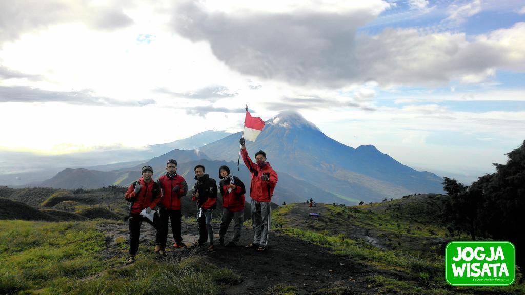 OPEN TRIP PENDAKIAN GUNUNG PRAU DIENG 