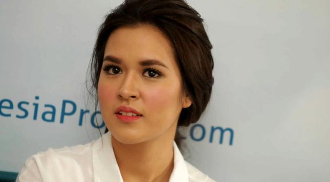 Antara Raisa Andriana dan Isyana Sarasvati